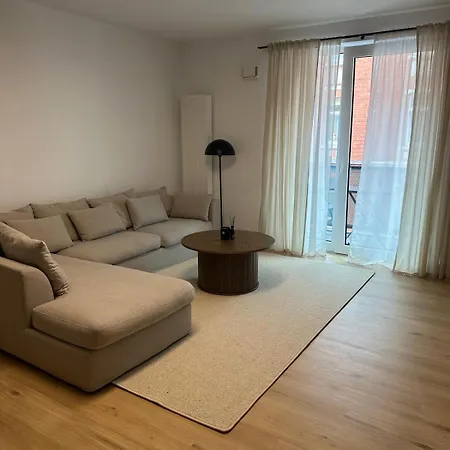 Neubauwohnung 5 Minuten Zur Messe Apartament